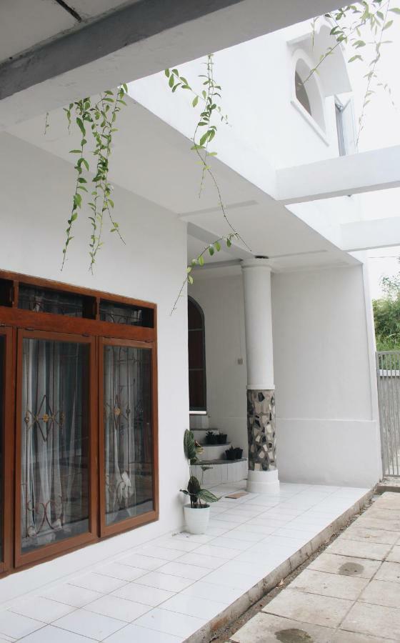 Reddoorz Near Exit Toll Tanah Baru Bogor Apartment Exterior photo