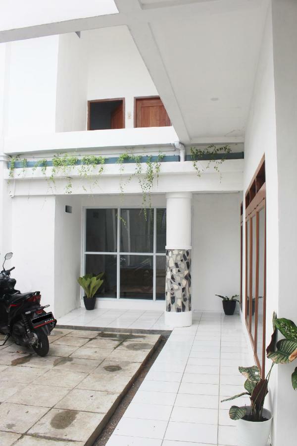 Reddoorz Near Exit Toll Tanah Baru Bogor Apartment Exterior photo