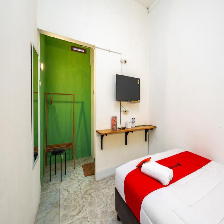 Reddoorz Near Exit Toll Tanah Baru Bogor Apartment Exterior photo