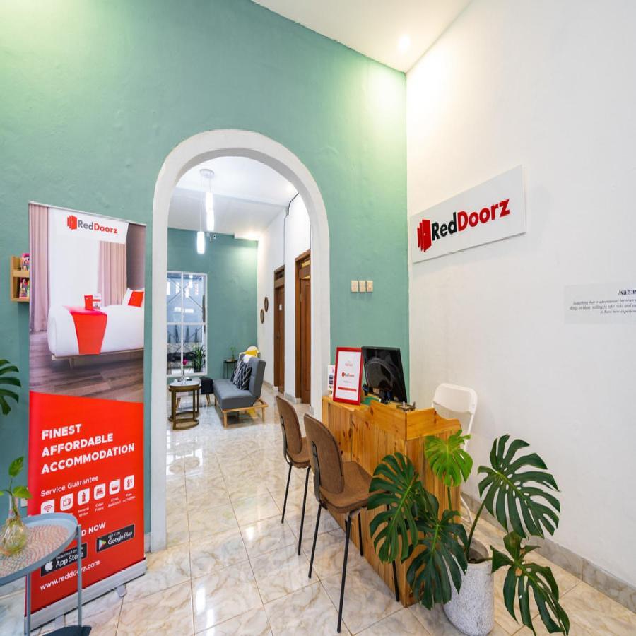 Reddoorz Near Exit Toll Tanah Baru Bogor Apartment Exterior photo