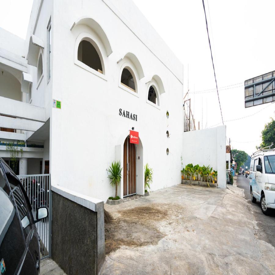 Reddoorz Near Exit Toll Tanah Baru Bogor Apartment Exterior photo